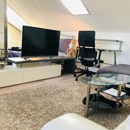 Caleva'S Bnb Pforzheim Bagian luar foto